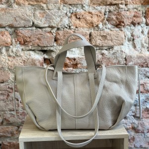 Beżowa skórzana torebka typu shopper