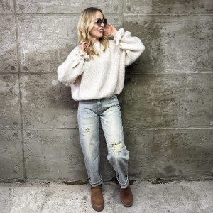 Jeansy z przetarciami z podszyciem w panterkę