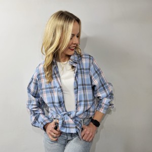 Klasyczna koszula w niebieską kratkę